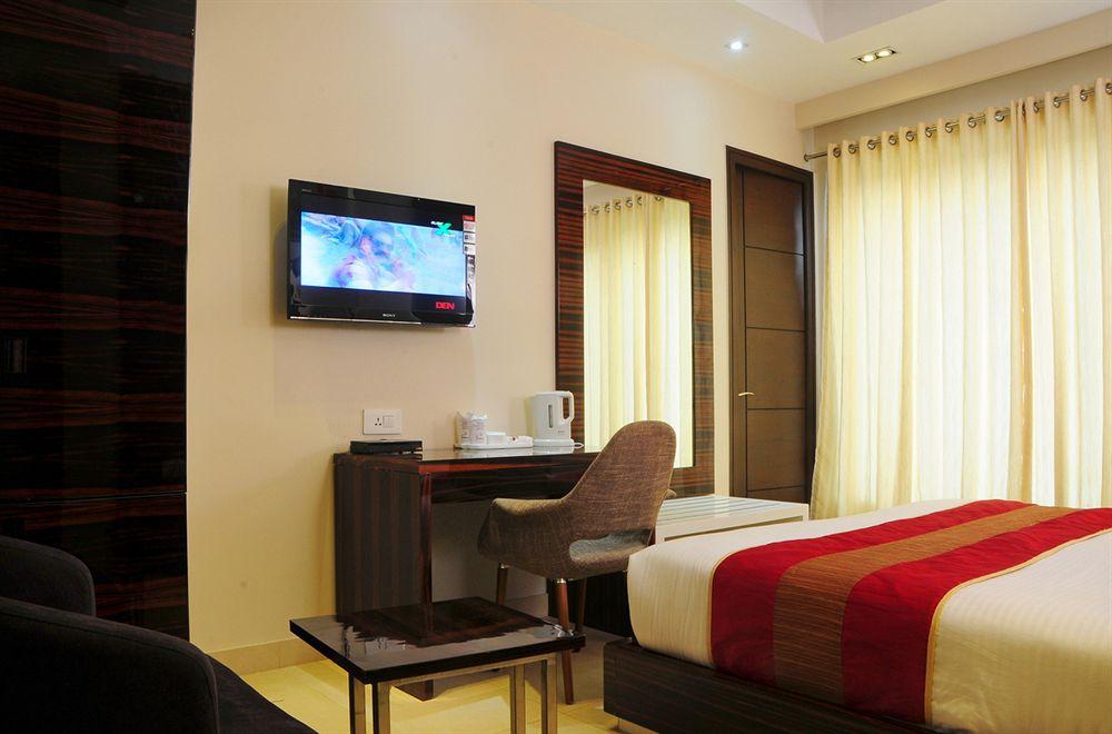 Hotel Gulnar Nueva Delhi Exterior foto